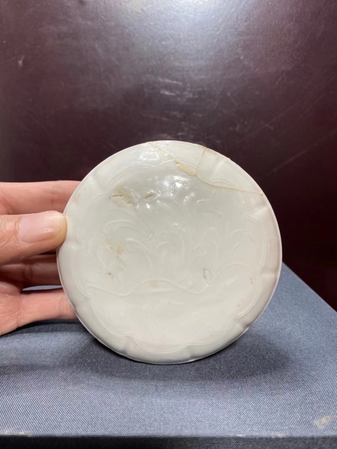 古玩陶瓷宋元白瓷劃花粉盒拍賣,當前價格1050元