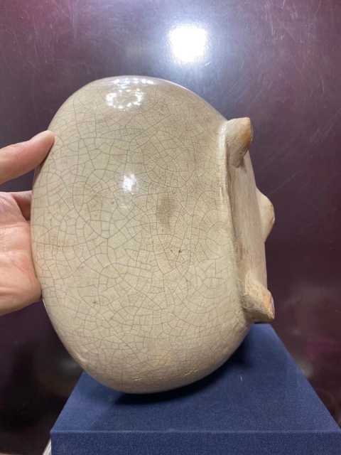 古玩陶瓷清中哥釉三足爐拍賣(mài)，當(dāng)前價(jià)格3200元