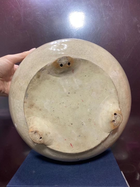 古玩陶瓷清中哥釉三足爐拍賣(mài)，當(dāng)前價(jià)格3200元
