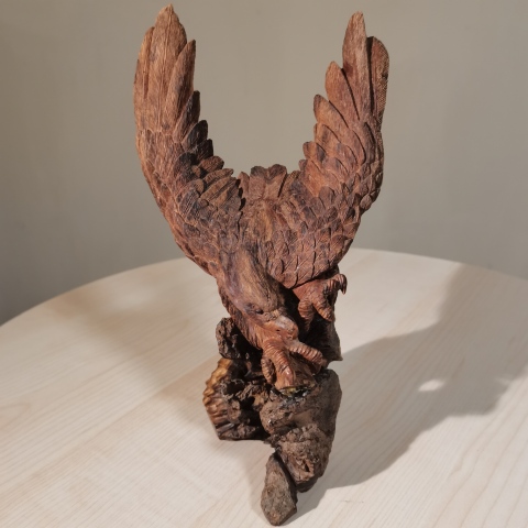 海南黃花梨雕雄鷹展翅擺件拍賣，當前價格3900元