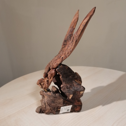 古玩雜項(xiàng)海南黃花梨雕雄鷹展翅擺件拍賣，當(dāng)前價(jià)格3900元