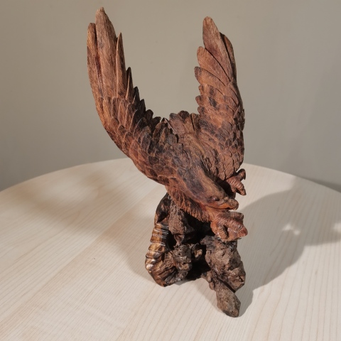 古玩雜項(xiàng)海南黃花梨雕雄鷹展翅擺件拍賣，當(dāng)前價(jià)格3900元
