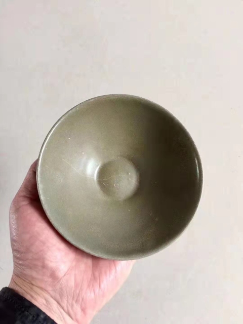 古玩陶瓷五代十國：宋：瓷母秘色青瓷雞心碗拍賣，當前價格50000元