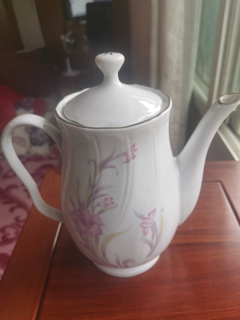 古玩陶瓷彩繪花卉紋茶壺拍賣,當前價格480元