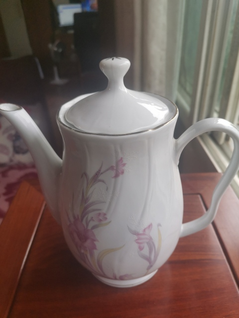 古玩陶瓷彩繪花卉紋茶壺拍賣,當前價格480元