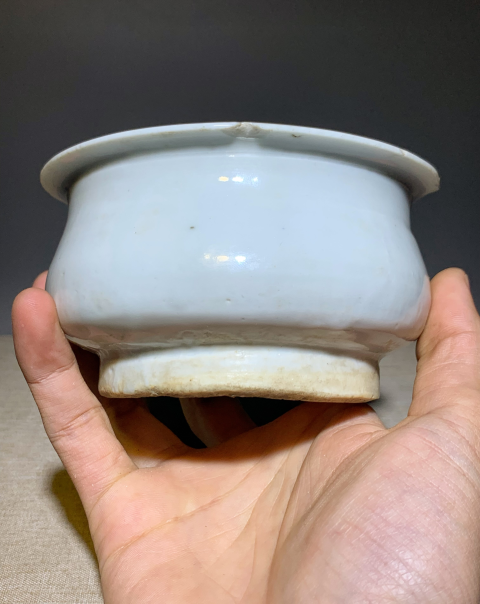 古玩陶瓷清中期德化窯白釉香爐拍賣,當(dāng)前價(jià)格399元
