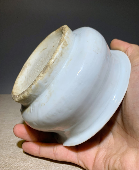 古玩陶瓷清中期德化窯白釉香爐拍賣,當(dāng)前價(jià)格399元