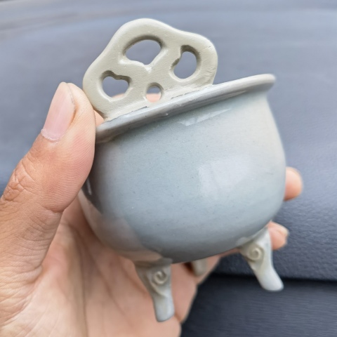 古玩陶瓷宋元：龍泉香爐拍賣，當前價格4500元