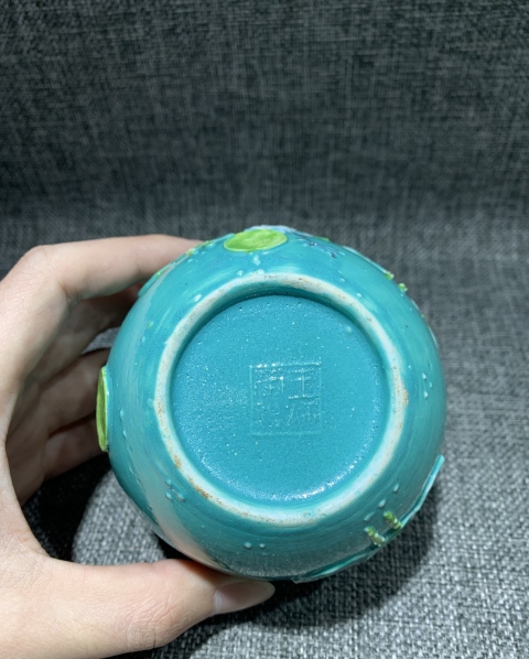 古玩陶瓷【望月樓】民國時期松石綠釉一路連科雕瓷罐拍賣，當前價格2600元