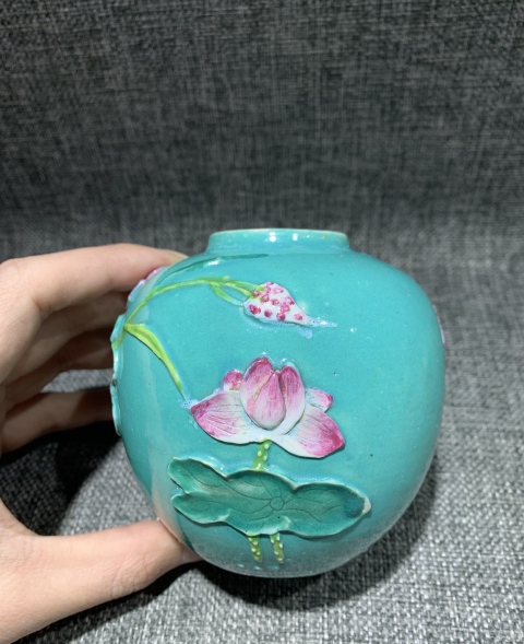 古玩陶瓷【望月樓】民國時期松石綠釉一路連科雕瓷罐拍賣，當前價格2600元