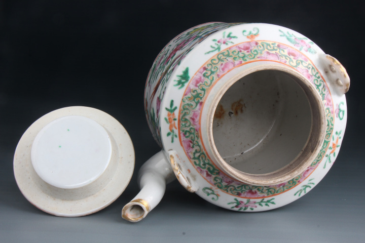 古玩陶瓷7959】清嘉慶 廣彩花鳥蝴蝶圖大茶壺拍賣,當(dāng)前價格4880元