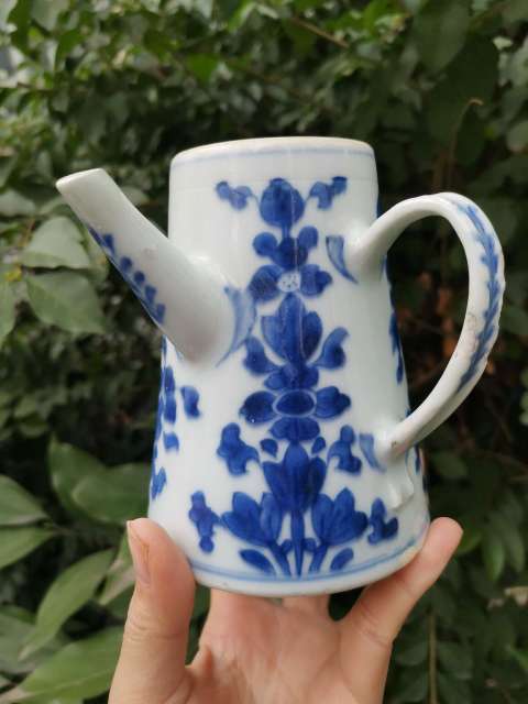 古玩陶瓷7937】清康熙 青花花卉紋側(cè)把壺拍賣,當(dāng)前價(jià)格4080元