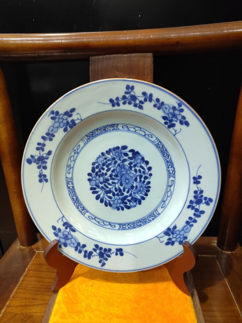 清康熙花卉紋青花盤拍賣，當前價格2000元