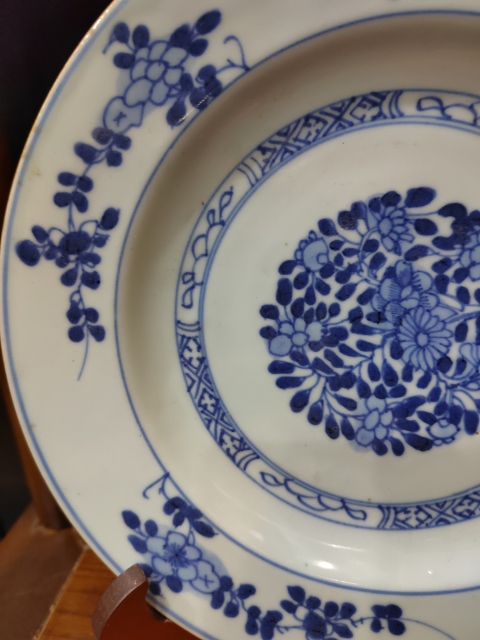 古玩陶瓷清康熙花卉紋青花盤拍賣，當前價格2000元