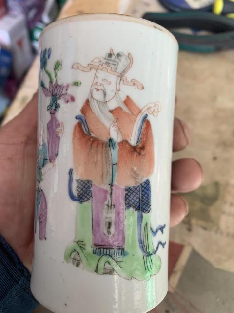 古玩陶瓷人物紋粉彩筆筒拍賣，當前價格8888元