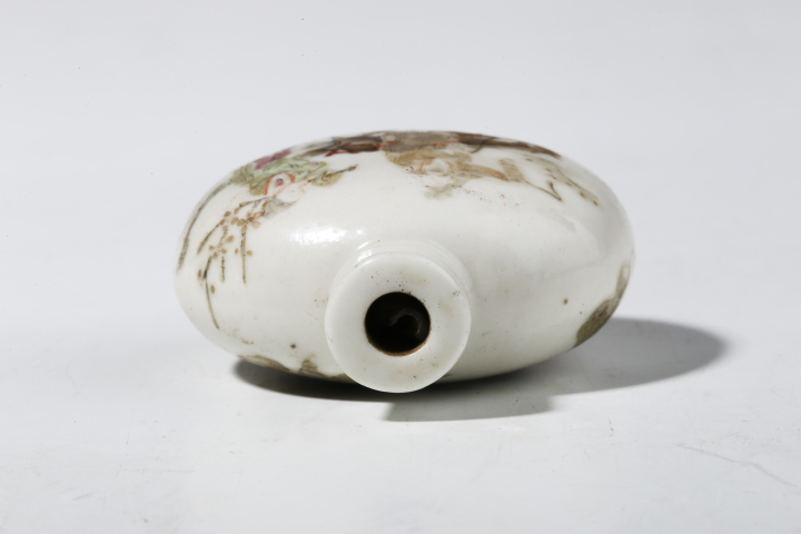 古玩陶瓷(優(yōu)品)清道光·粉彩愛鵝尋梅圖煙壺拍賣，當前價格6000元