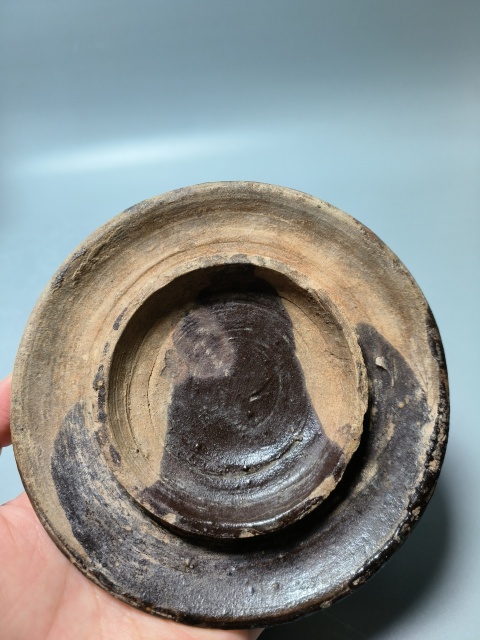 古玩陶瓷明代?醬釉帶蓋敞口梅瓶拍賣，當前價格333元