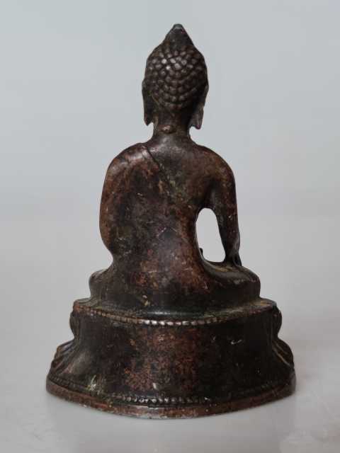 古玩雜項(xiàng)清代釋迦摩尼老銅佛像拍賣(mài),當(dāng)前價(jià)格8888元