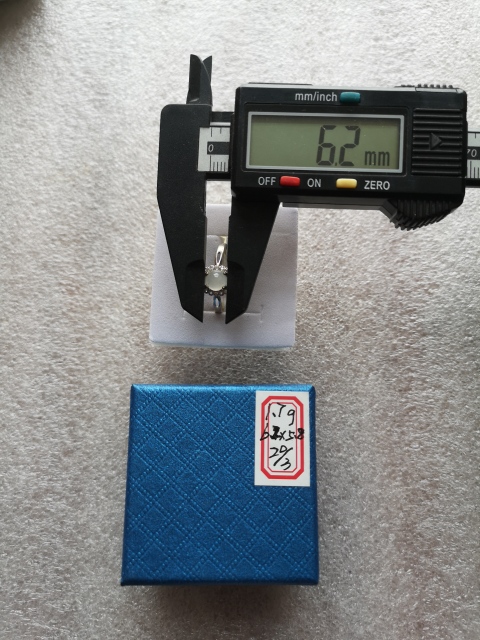 古玩玉器戒指拍賣,當前價格150元