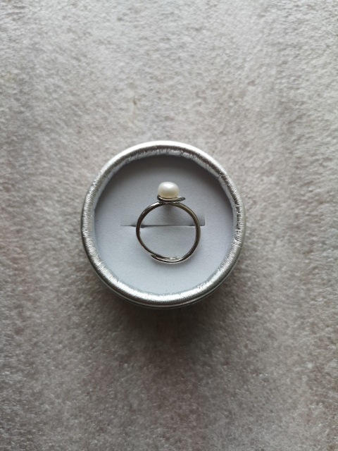古玩玉器珍珠戒指拍賣,當(dāng)前價格220元