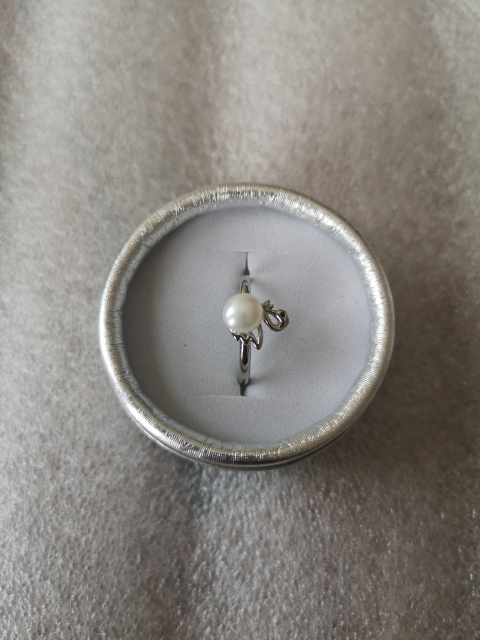 古玩玉器珍珠戒指拍賣,當(dāng)前價格220元