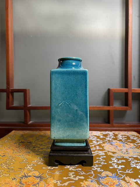 古玩陶瓷【精品單色釉·清末民國】孔雀藍(lán)釉琮式瓶拍賣，當(dāng)前價格3500元