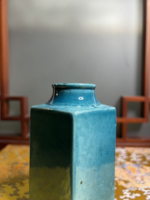 古玩陶瓷【精品單色釉·清末民國】孔雀藍(lán)釉琮式瓶拍賣，當(dāng)前價格3500元