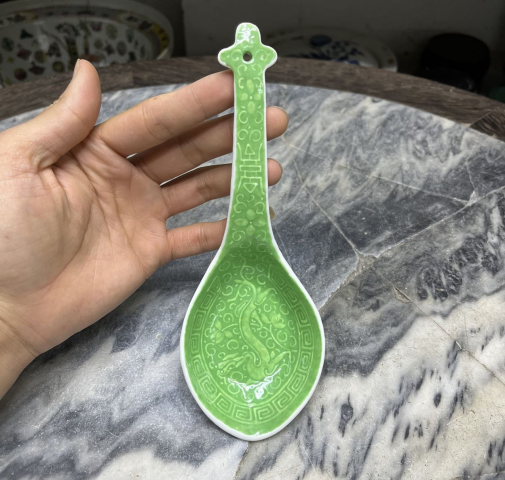 古玩陶瓷秋葵綠地龍紋勺拍賣,當前價格1000元