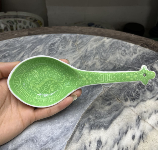 古玩陶瓷秋葵綠地龍紋勺拍賣,當前價格1000元