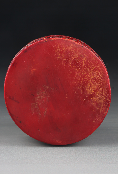 古玩雜項(xiàng)6921】清晚期 漆器浮雕山水圖蓋盒拍賣,當(dāng)前價(jià)格2800元