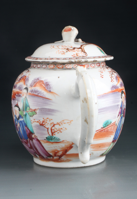 古玩陶瓷【7248】清乾隆廣彩滿大人庭院人物合家歡壺拍賣，當(dāng)前價(jià)格3980元