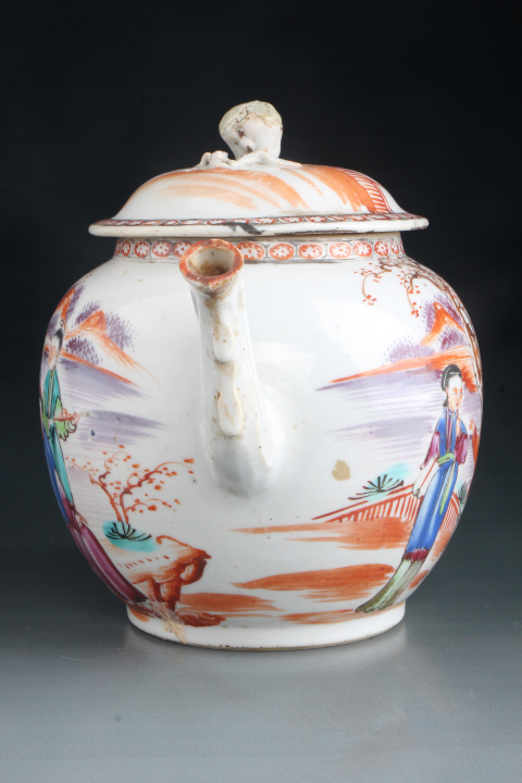 古玩陶瓷【7248】清乾隆廣彩滿大人庭院人物合家歡壺拍賣，當(dāng)前價(jià)格3980元