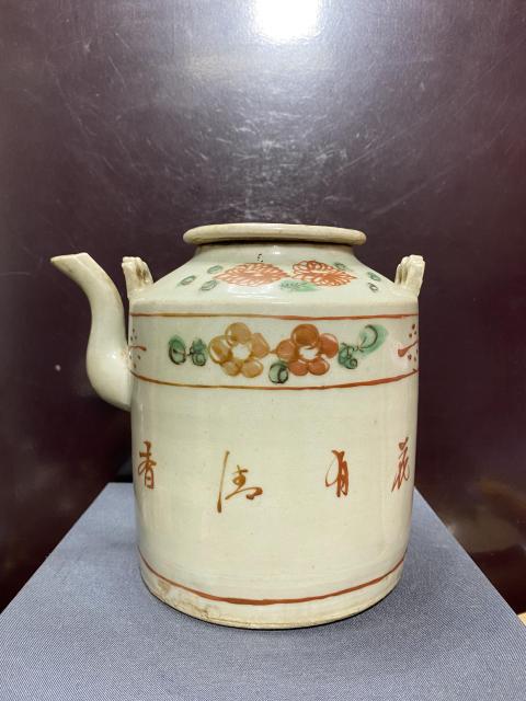 古玩陶瓷清,紅綠彩提梁壺拍賣,當前價格2200元