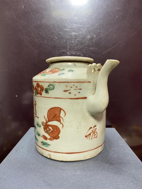 古玩陶瓷清,紅綠彩提梁壺拍賣,當前價格2200元