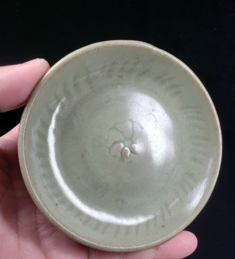 古玩陶瓷元末明初龍泉窯刻花青釉盤拍賣，當前價格888元