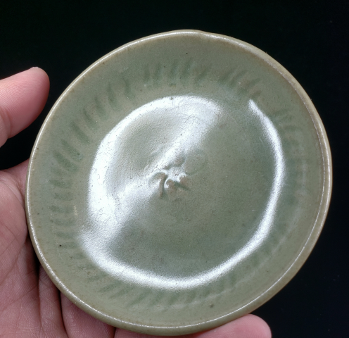 古玩陶瓷元末明初龍泉窯刻花青釉盤拍賣，當前價格888元