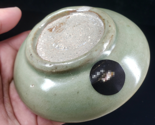 古玩陶瓷元末明初龍泉窯刻花青釉盤拍賣，當前價格888元