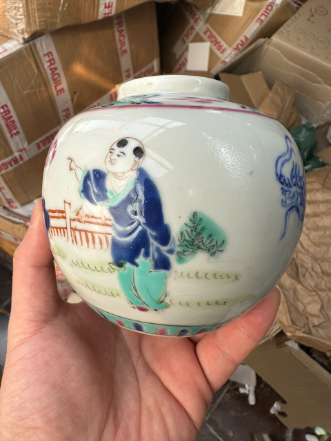 古玩陶瓷【已實物鑒定】一口價 全美品珍稀品種民國粉彩料彩三娘教子龍紋罐拍賣,當前價格999元