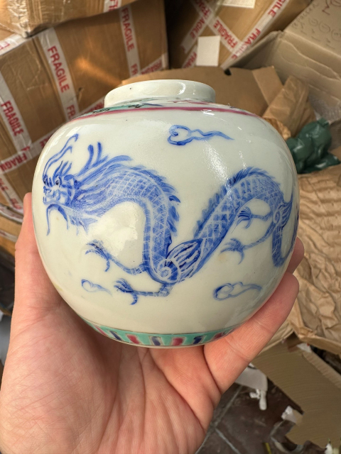 古玩陶瓷【已實物鑒定】一口價 全美品珍稀品種民國粉彩料彩三娘教子龍紋罐拍賣,當前價格999元