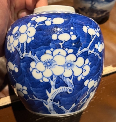 古玩陶瓷青花留白梅紋罐拍賣,當前價格1500元