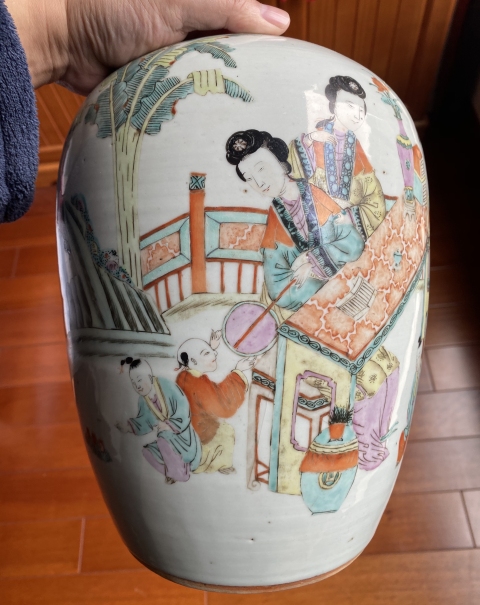 古玩陶瓷【民國】仕女嬰戲紋冬瓜罐(已保真)拍賣，當前價格4200元