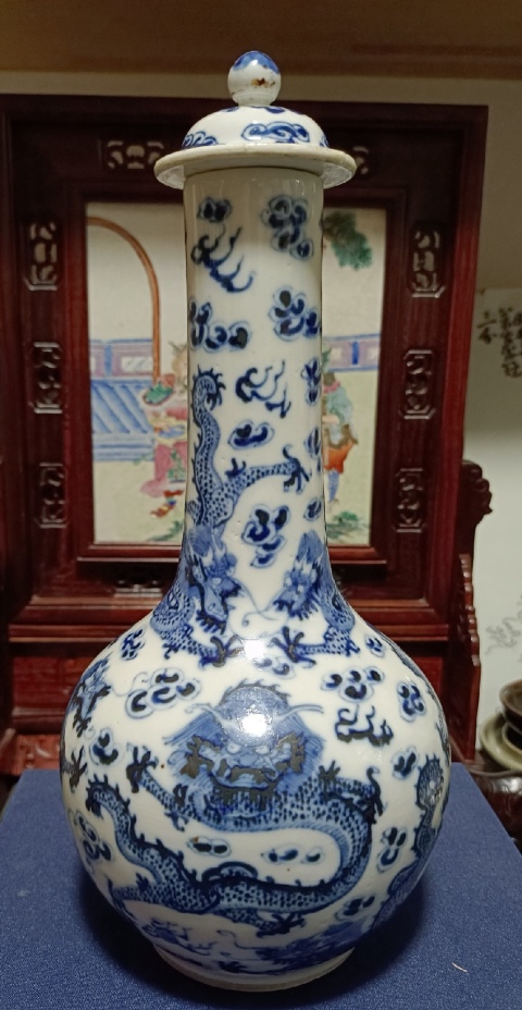 古玩陶瓷清晚期青花云龍趕珠紋蓋瓶拍賣,當前價格8000元