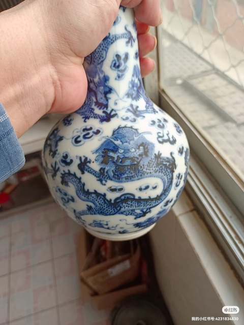 古玩陶瓷清晚期青花云龍趕珠紋蓋瓶拍賣,當前價格8000元