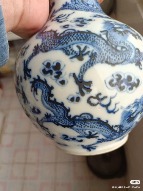 古玩陶瓷清晚期青花云龍趕珠紋蓋瓶拍賣,當前價格8000元