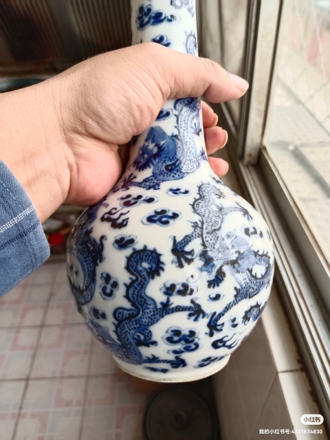 古玩陶瓷清晚期青花云龍趕珠紋蓋瓶拍賣,當前價格8000元