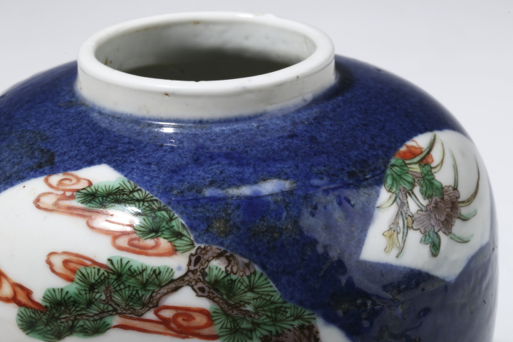 古玩陶瓷清晚·灑藍開窗五彩松下高士圖罐拍賣,當前價格3280元