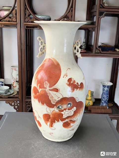古玩陶瓷民國礬紅太獅少獅紋詩文雙耳瓶拍賣，當前價格6500元