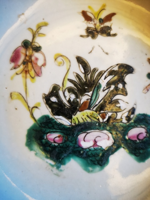古玩陶瓷民國?粉彩蝶戀花盤拍賣，當前價格36元