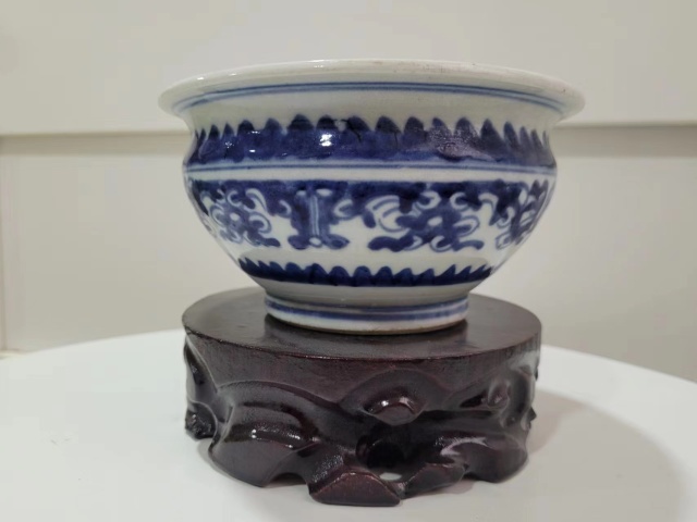 古玩陶瓷乾隆青花虁龍紋小琴爐拍賣,當前價格800元