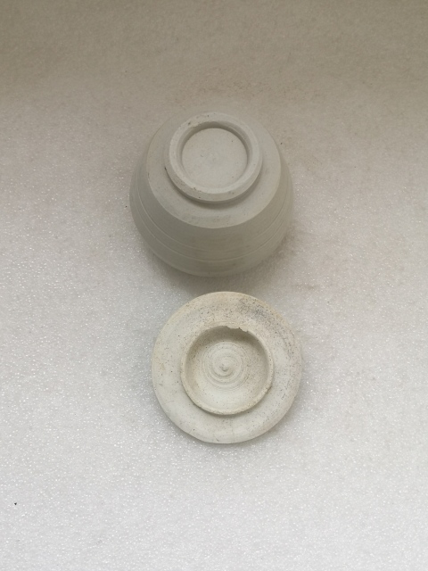 古玩陶瓷元代影清蓋罐拍賣，當(dāng)前價(jià)格1280元